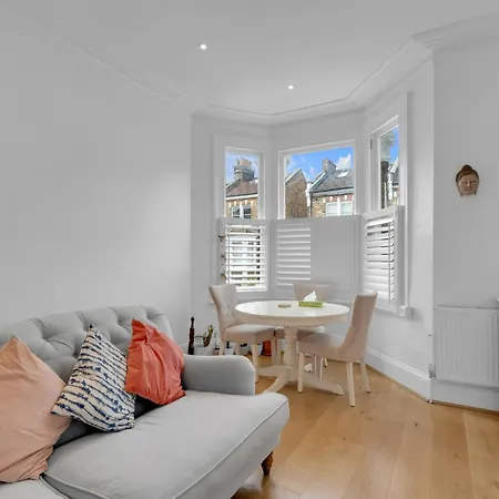 Modern And Cosy 2 Bedroom Flat In Notting Hill